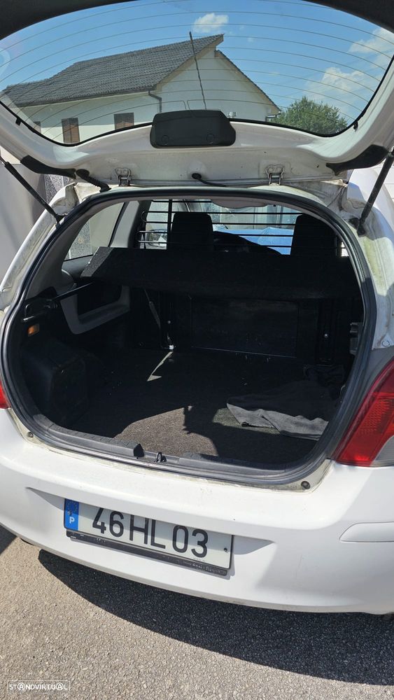 Toyota Yaris 1.4 D-4D Comfort - 4