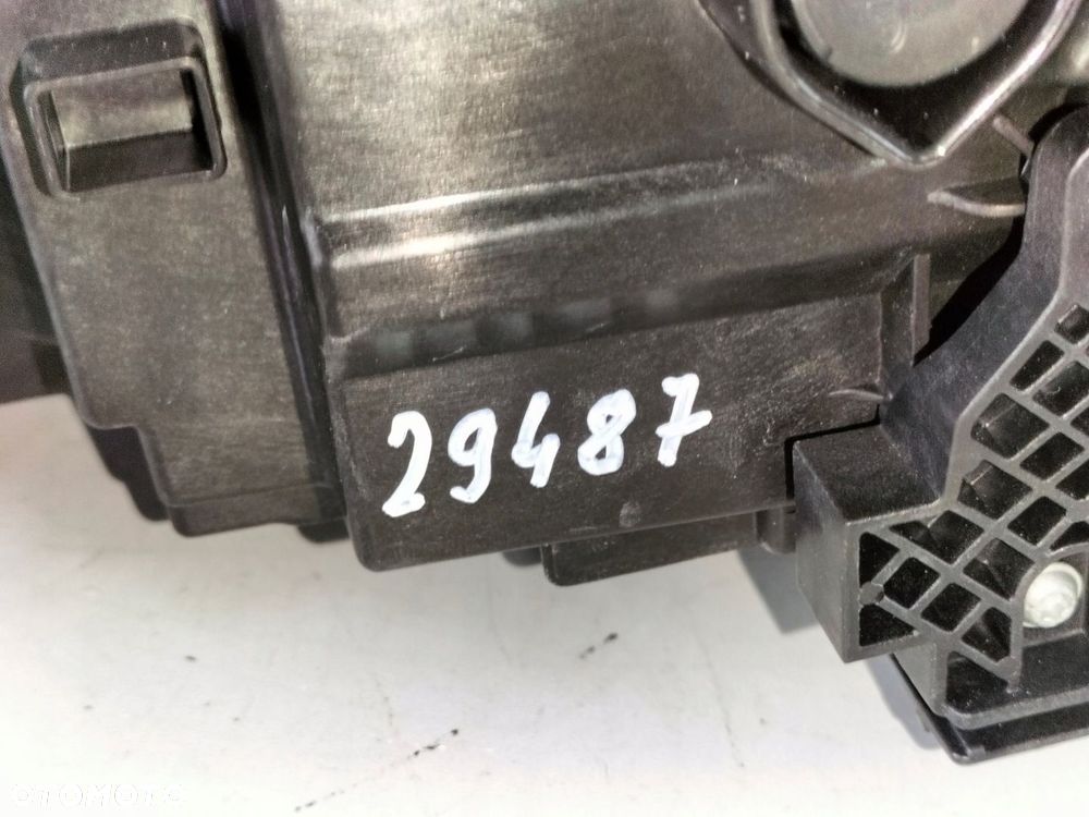 Lampa przednia lewa BMW 2 U06 ACTIVE TOURER 21- - 7