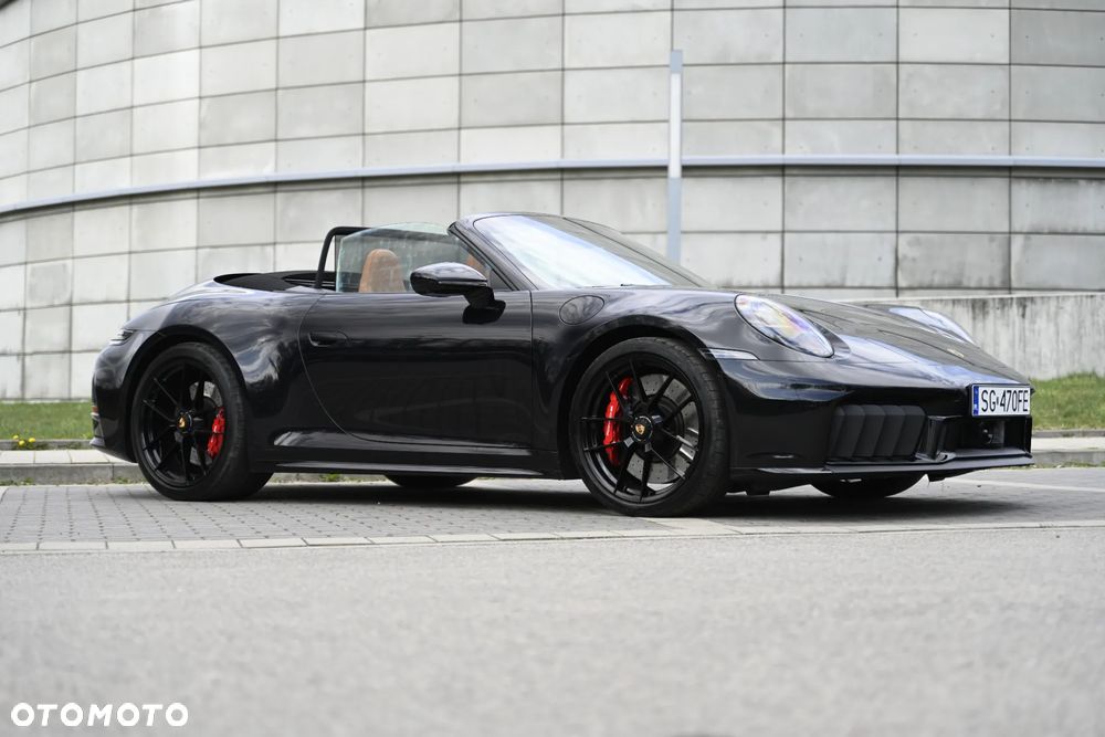 Porsche 911 Carrera 4 GTS - 1