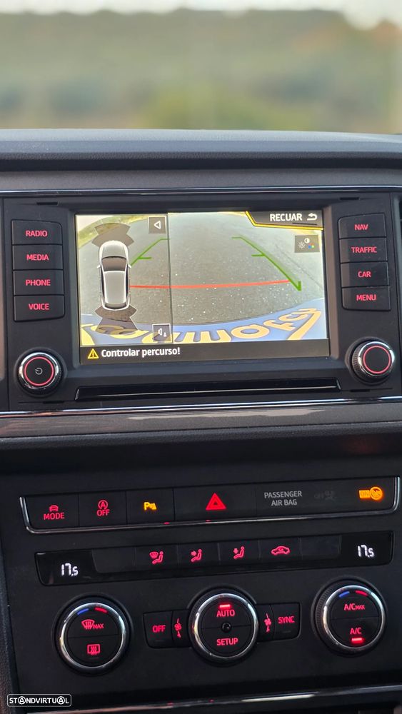 SEAT Leon 2.0 TDI DPF S&S FR - 7