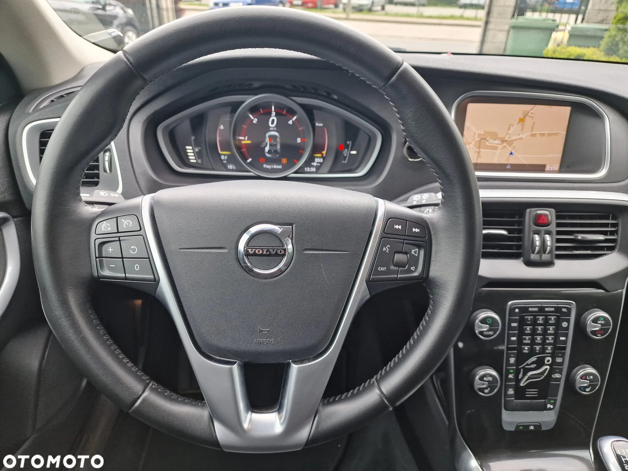 Volvo V40 D2 Drive-E Momentum - 23