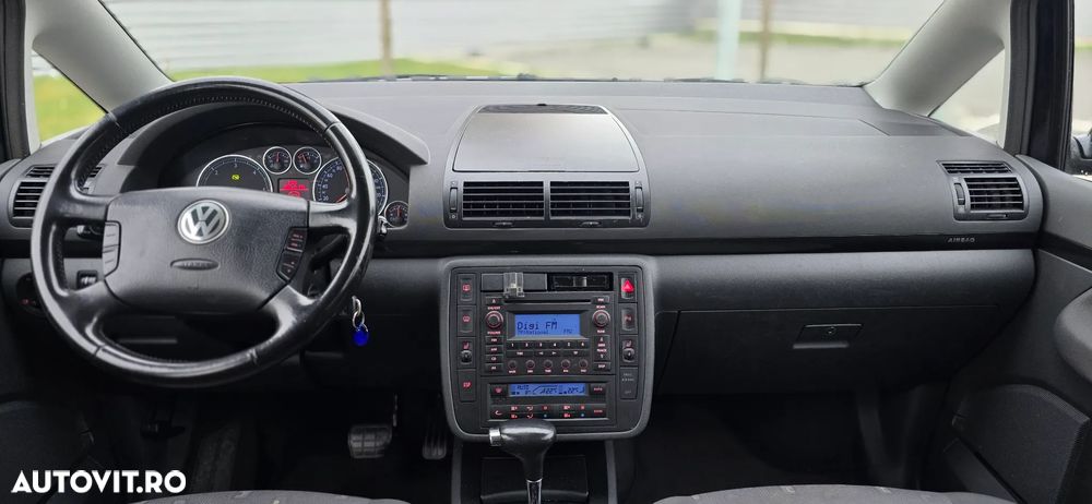 Volkswagen Sharan 1.9 TDI Automatik Exclusive Edition - 6