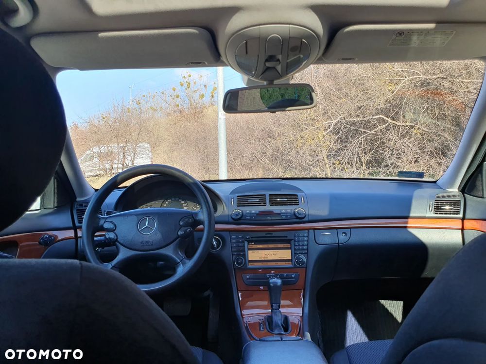 Mercedes-Benz Klasa E 200 Kompressor Automatik Elegance - 39