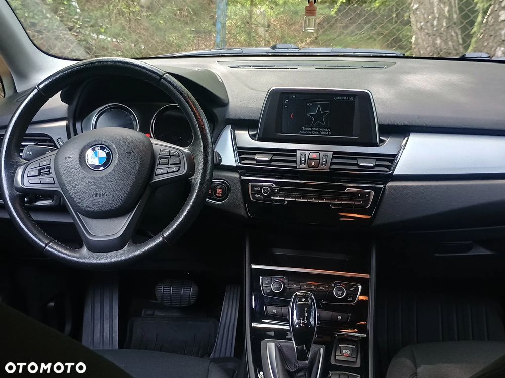 BMW Seria 2 218i - 11