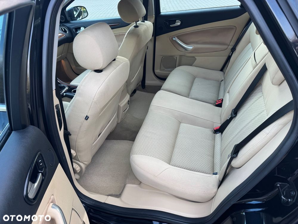 Ford Mondeo 2.0 Ghia X100 / X - 11