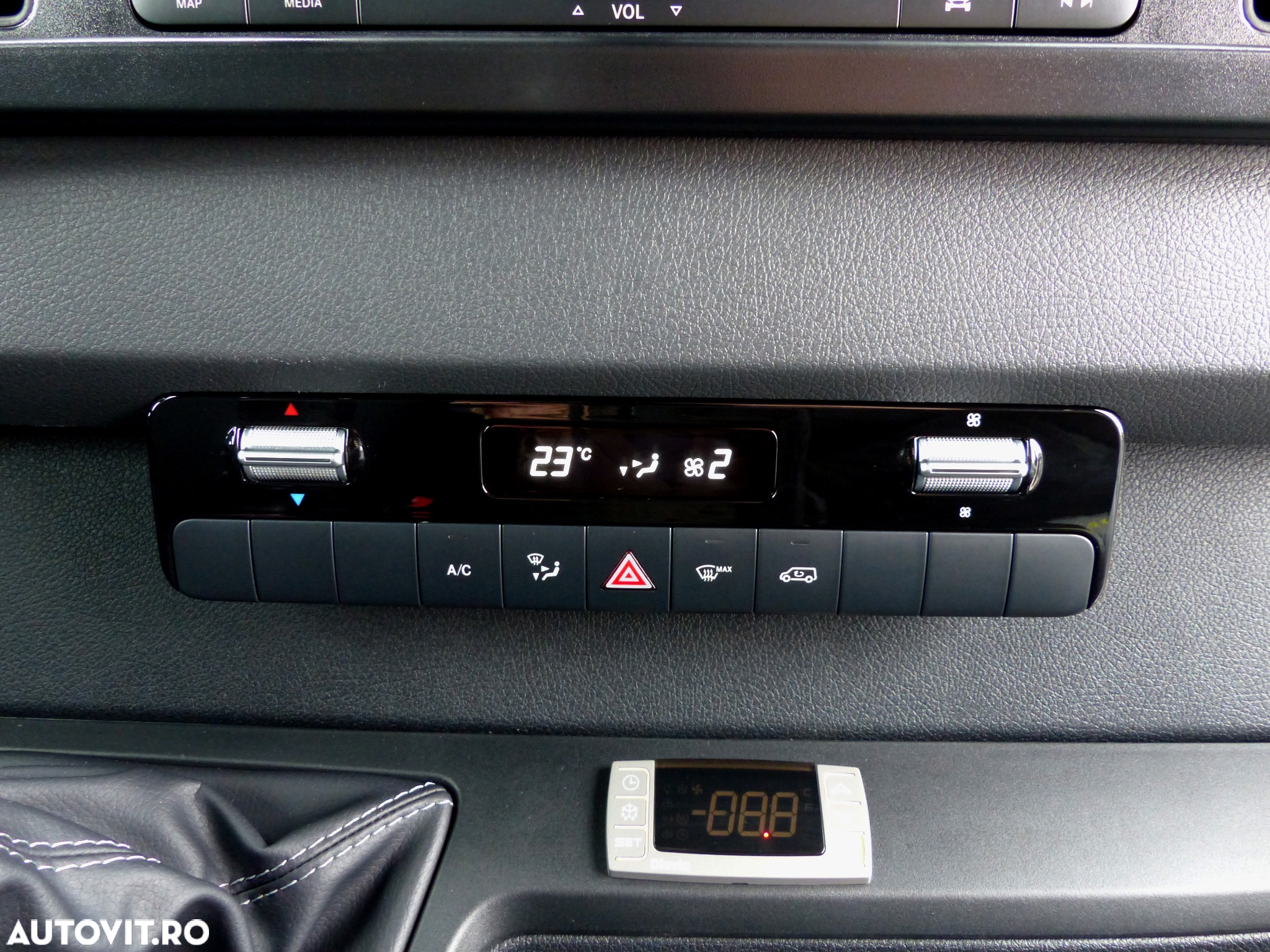 Mercedes-Benz Sprinter - 13