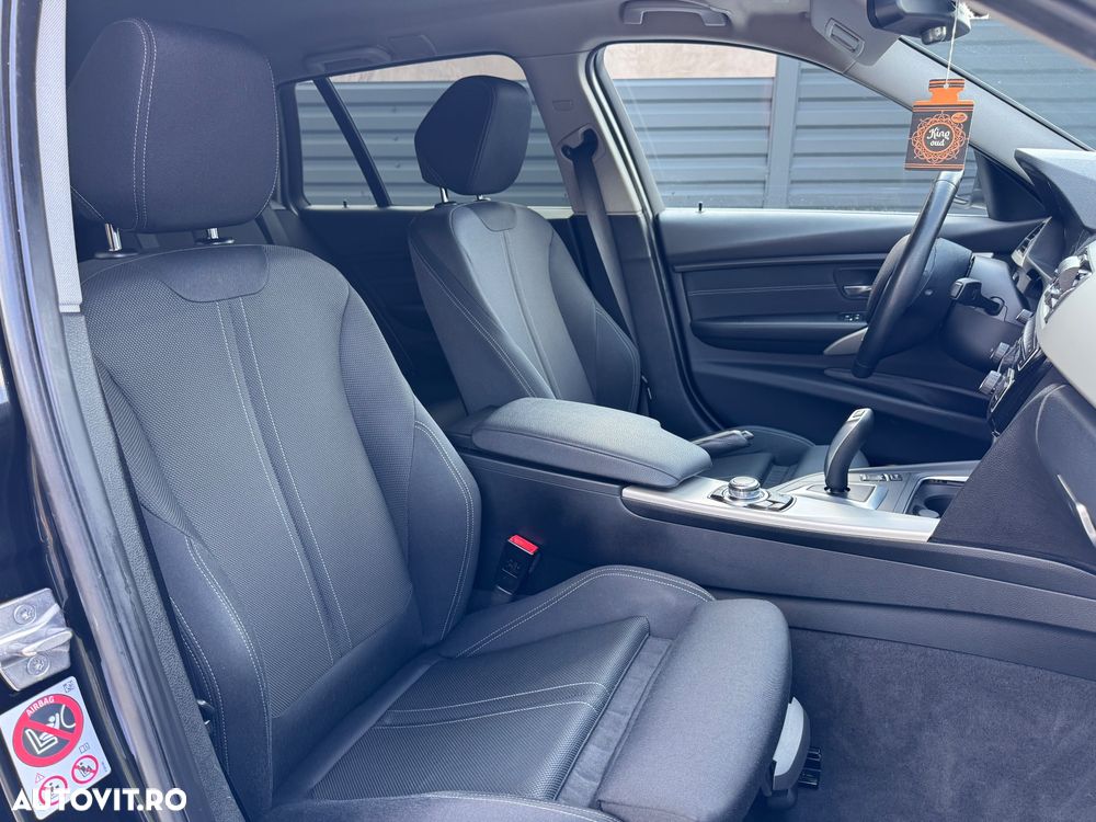 BMW Seria 3 320d Aut. - 8