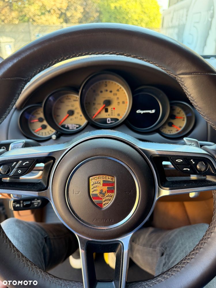 Porsche Cayenne - 33