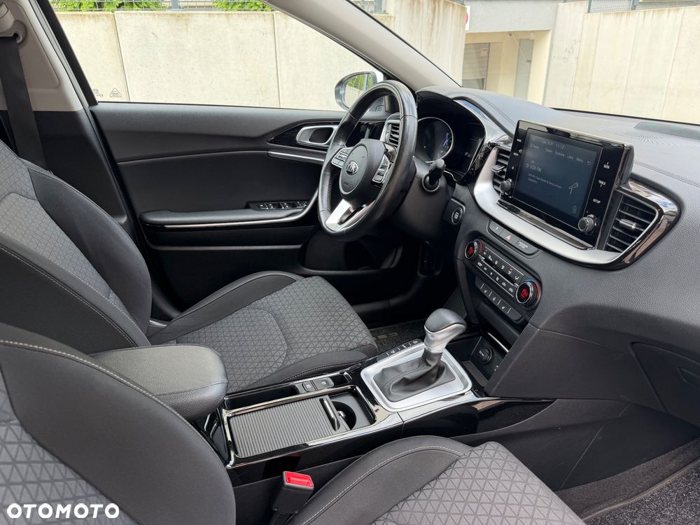 Kia Ceed - 25