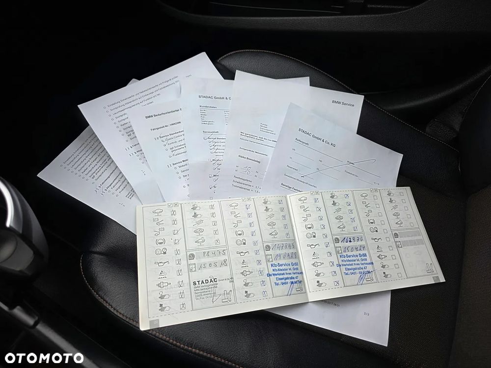 BMW X1 sDrive18d xLine - 32