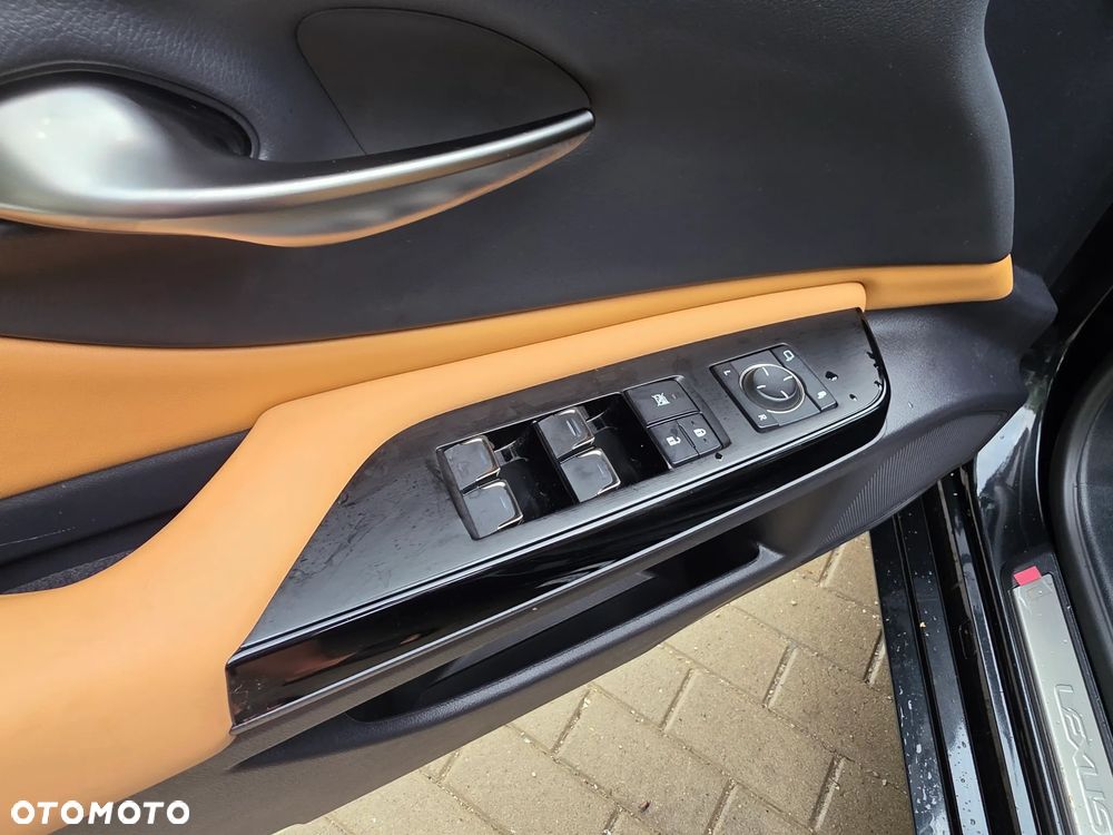 Lexus ES 300h Business Edition - 14