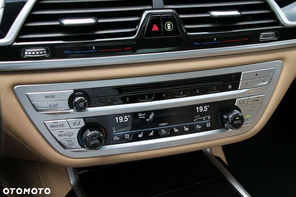BMW Seria 7 740d xDrive - 26