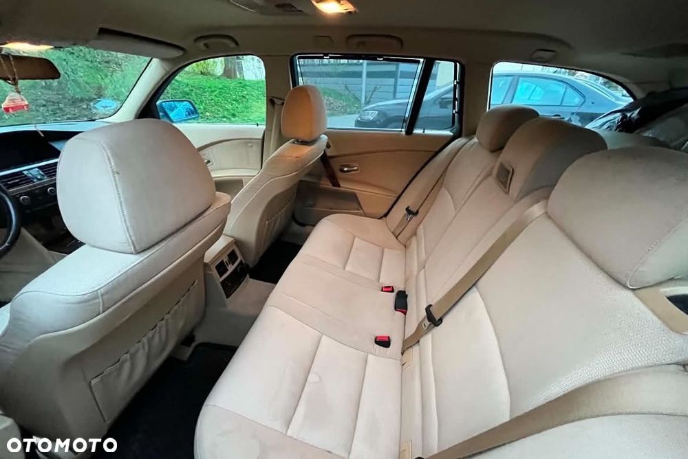 BMW Seria 5 525d - 5