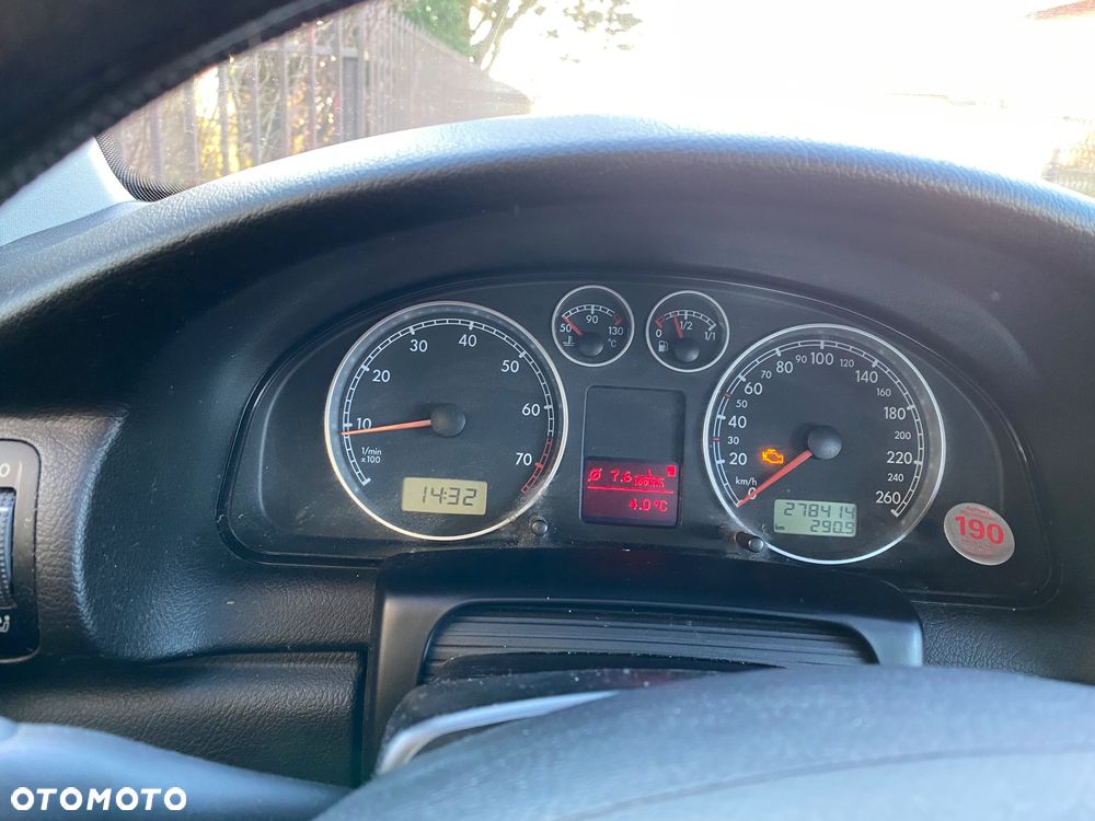 Volkswagen Passat - 13