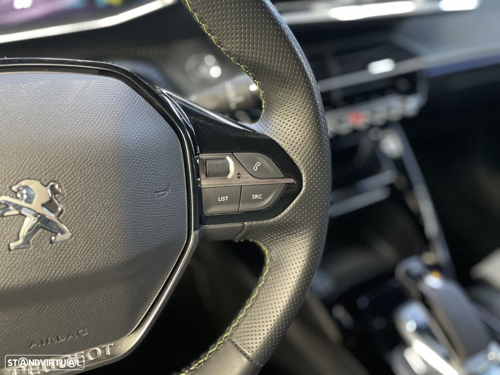 Peugeot e-2008 50 kWh GT - 46