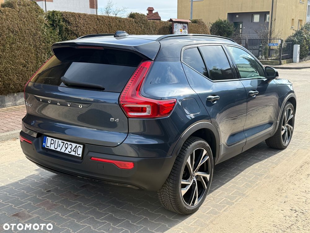 Volvo XC 40 B4 Ultra Black Edition - 3