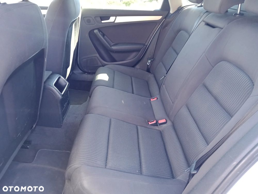 Audi A4 Avant 2.0 TDI DPF quattro S tronic Ambition - 15