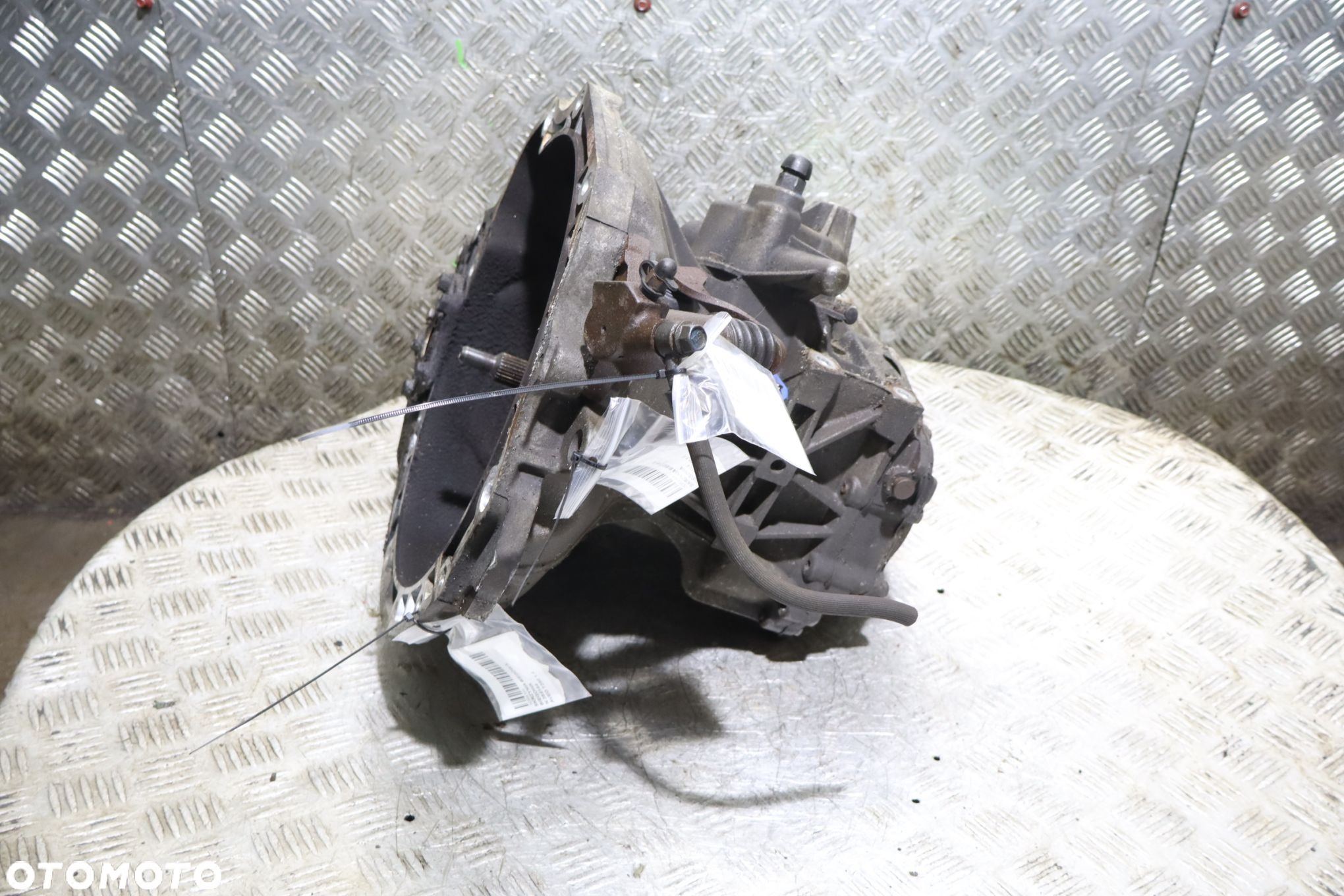 SKRZYNIA BIEGÓW 5 BIEGOWA CHEVROLET AVEO T250 1.4 - 4