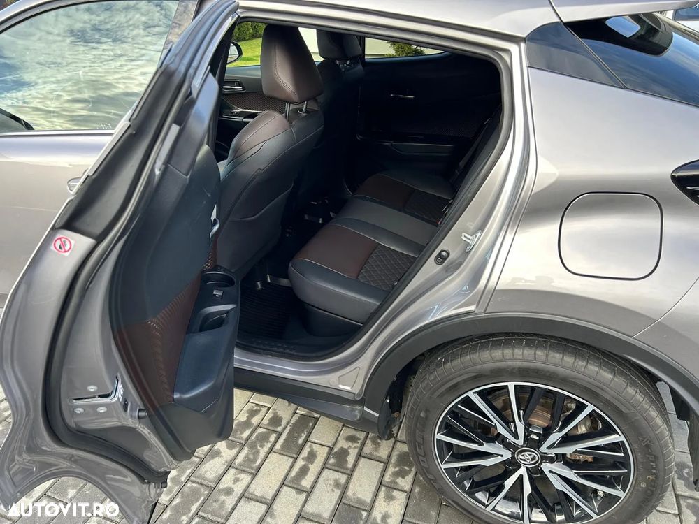 Toyota C-HR Hybrid Style - 8