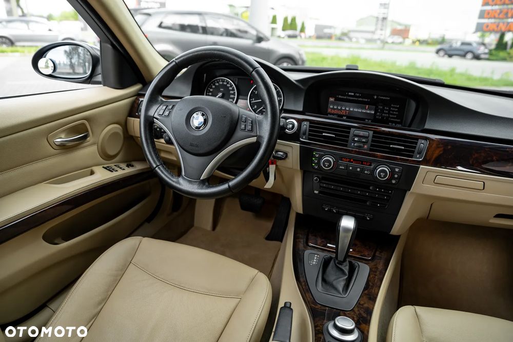 BMW Seria 3 320i Edition Lifestyle - 24