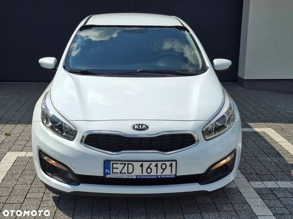 Kia Ceed 1.4 CVVT Attract plus - 3