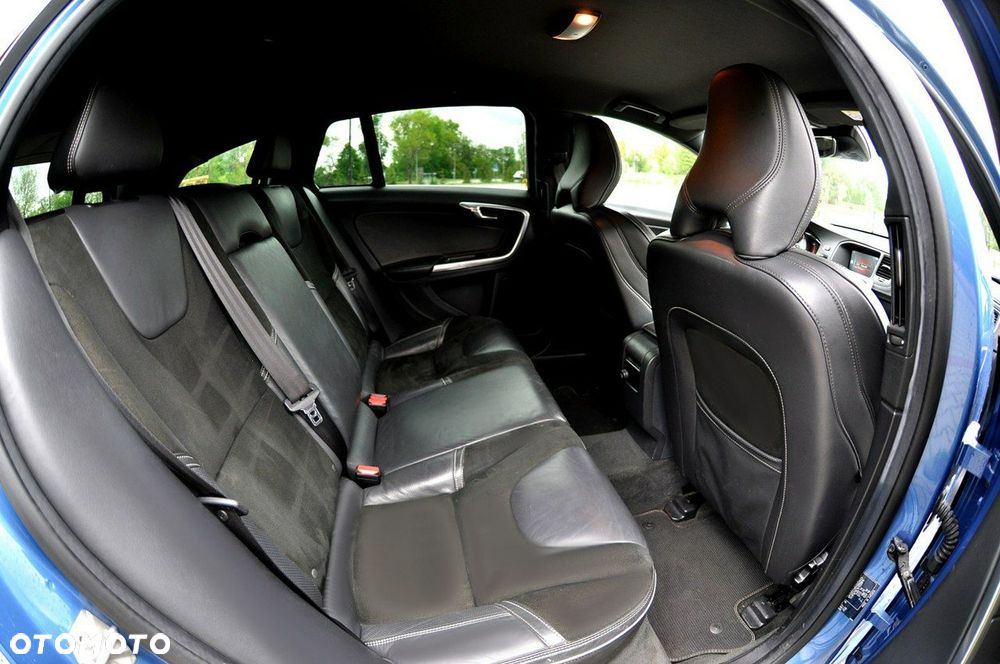 Volvo V60 D3 Drive-E R-Design Momentum - 10