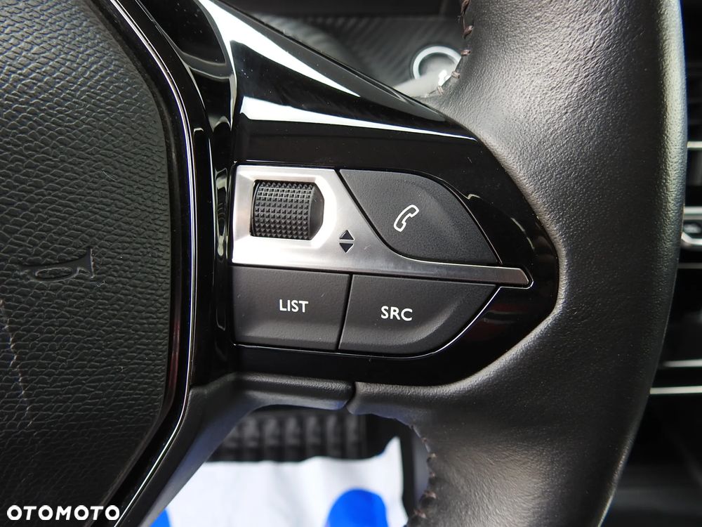 Peugeot 208 PureTech 75 Allure Pack - 24