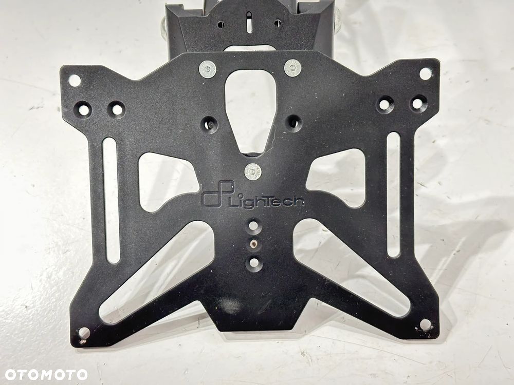 Mocowanie trzymanie tablicy rejestracyjnej Triumph Street Triple 765 - 6