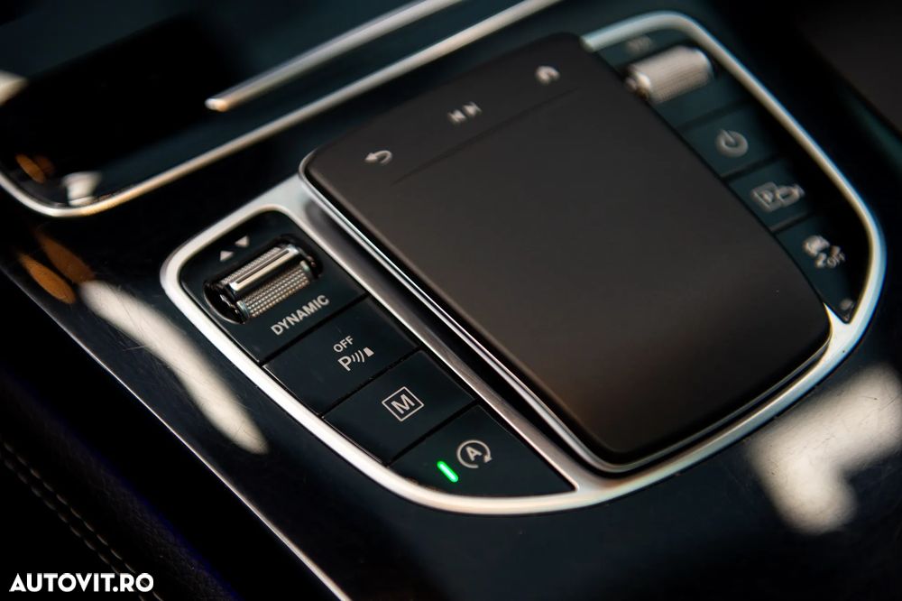 Mercedes-Benz GLC 300 d 4MATIC - 26