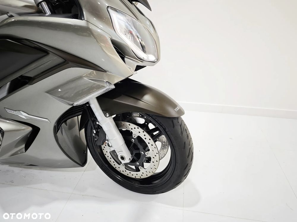 Yamaha FJR - 9