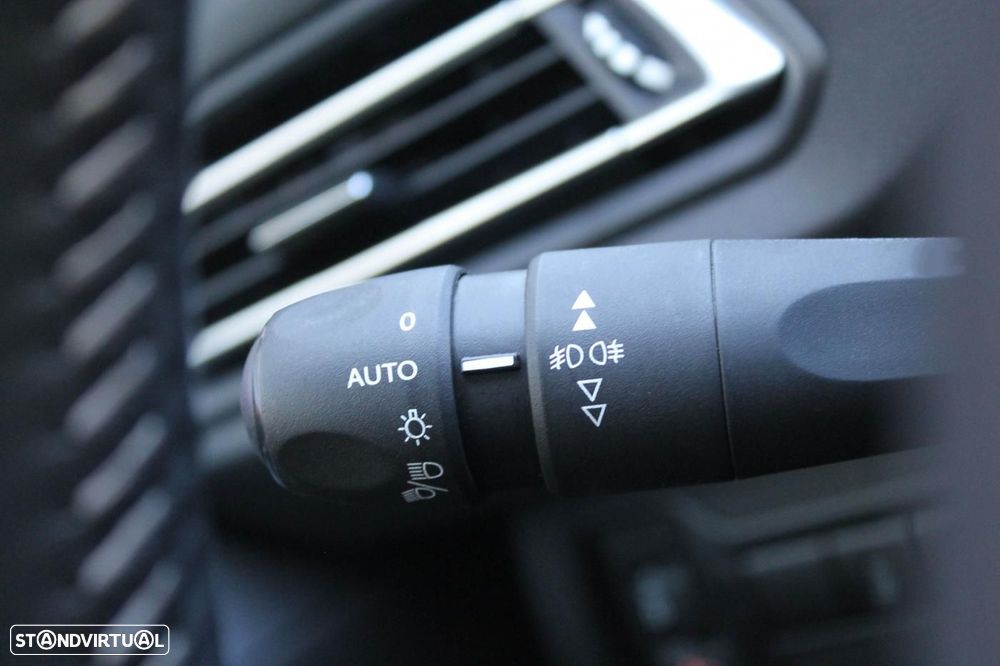 Peugeot 308 SW 1.5 BlueHDi Style - 24