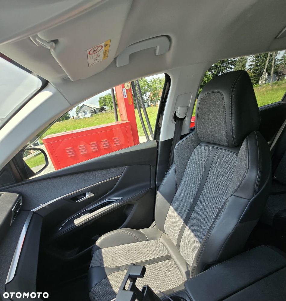 Peugeot 5008 1.2 PureTech Allure S&S EAT8 - 28
