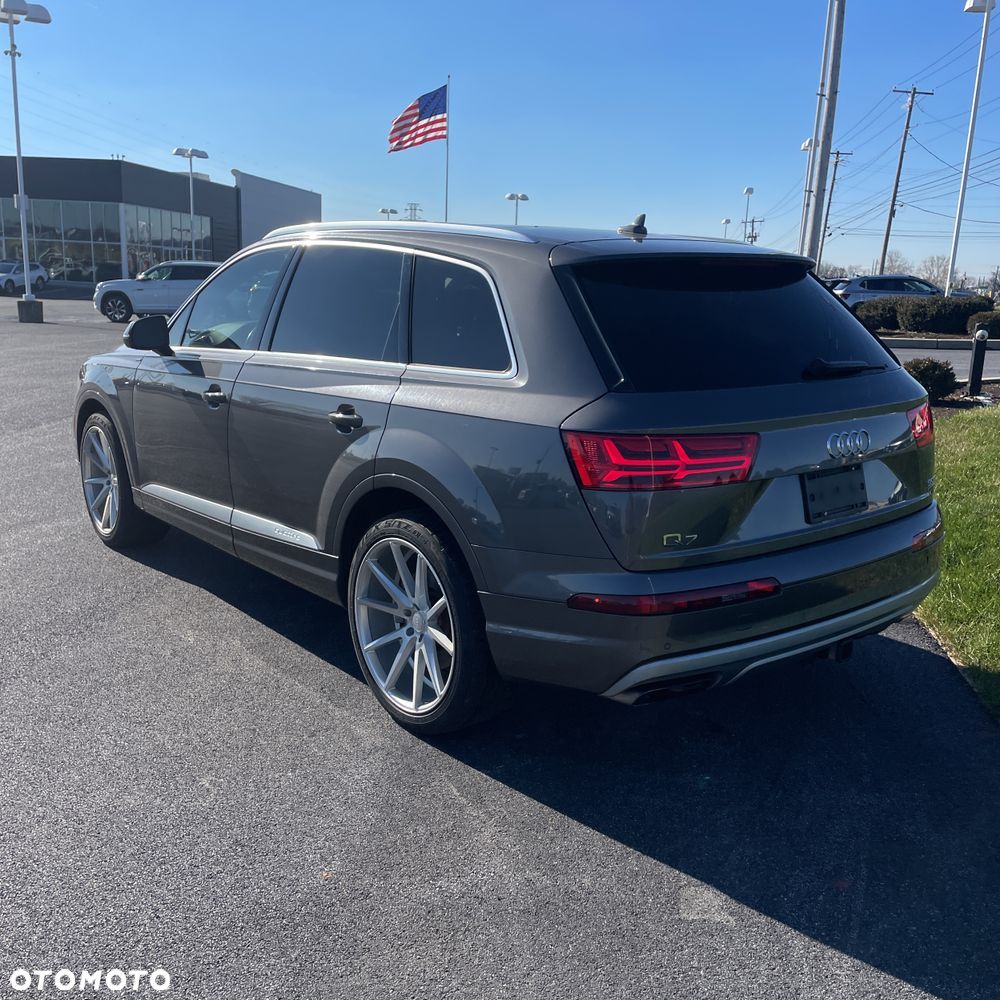 Audi Q7 - 4