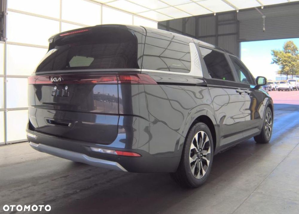 Kia Carnival - 5