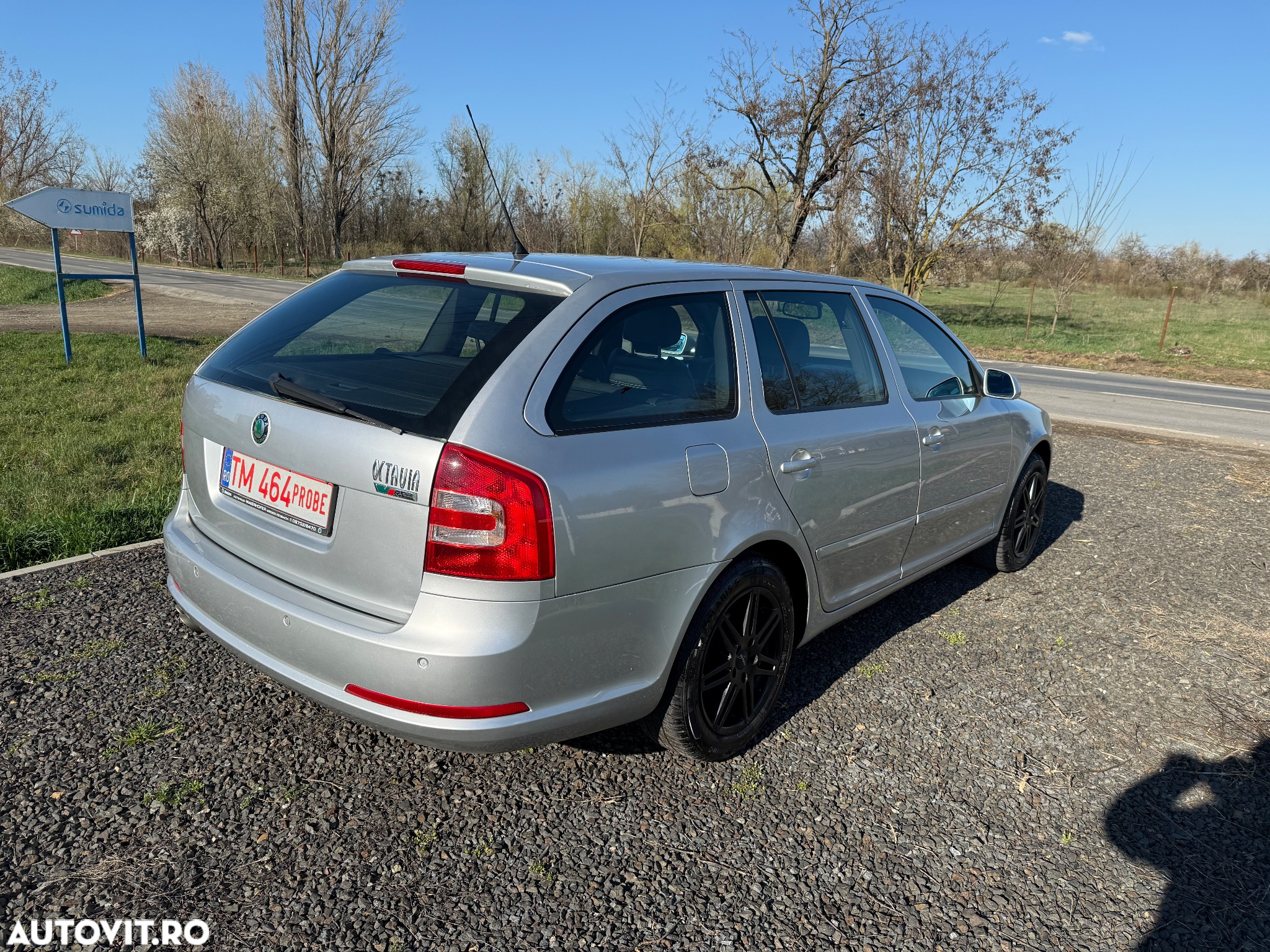 Skoda Octavia Combi 2.0 TDI DPF RS - 8