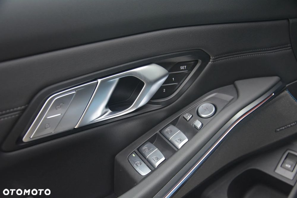 BMW M3 Competition M xDrive - 14