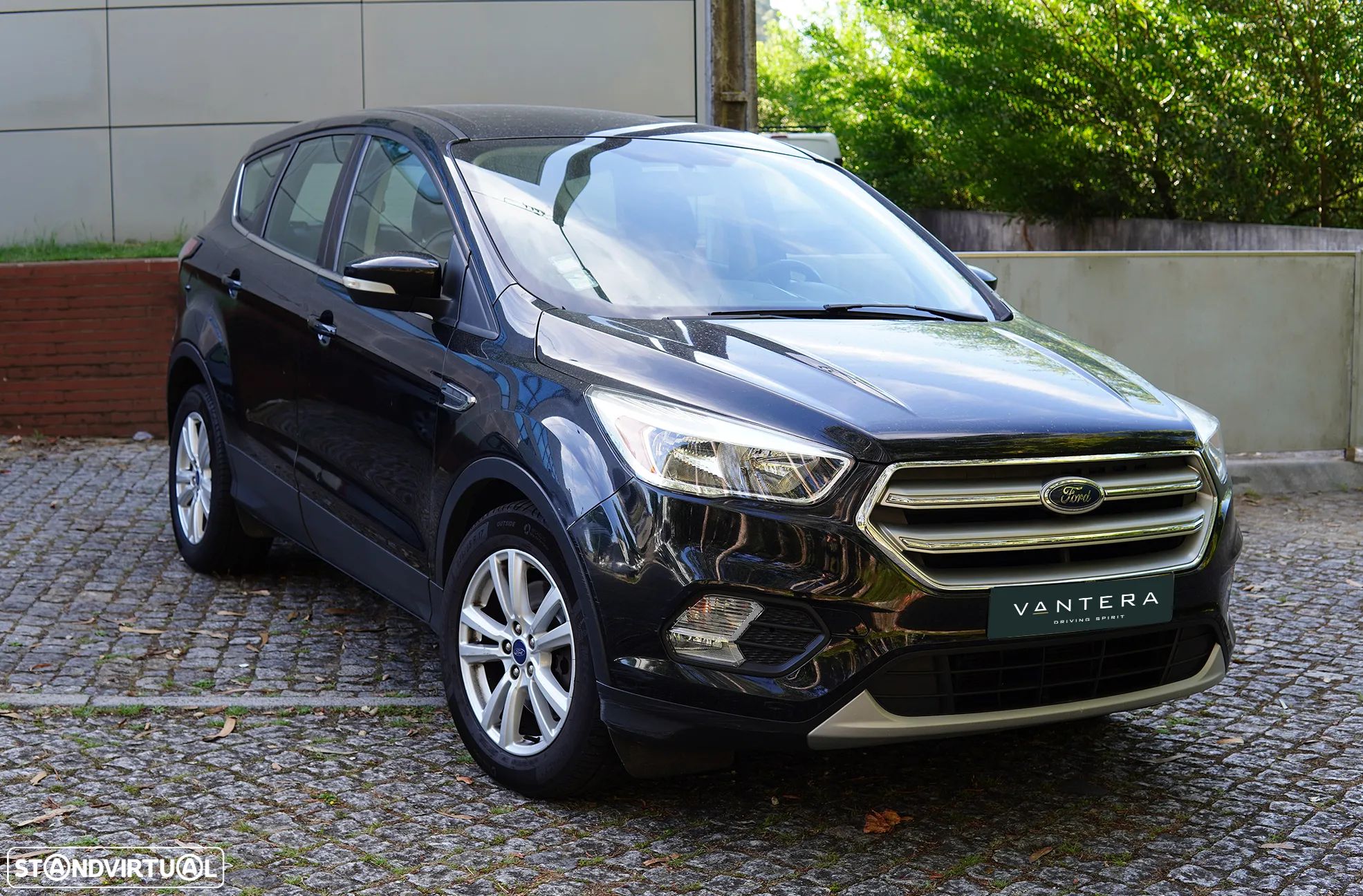 Ford Kuga 1.5 TDCi Business - 1