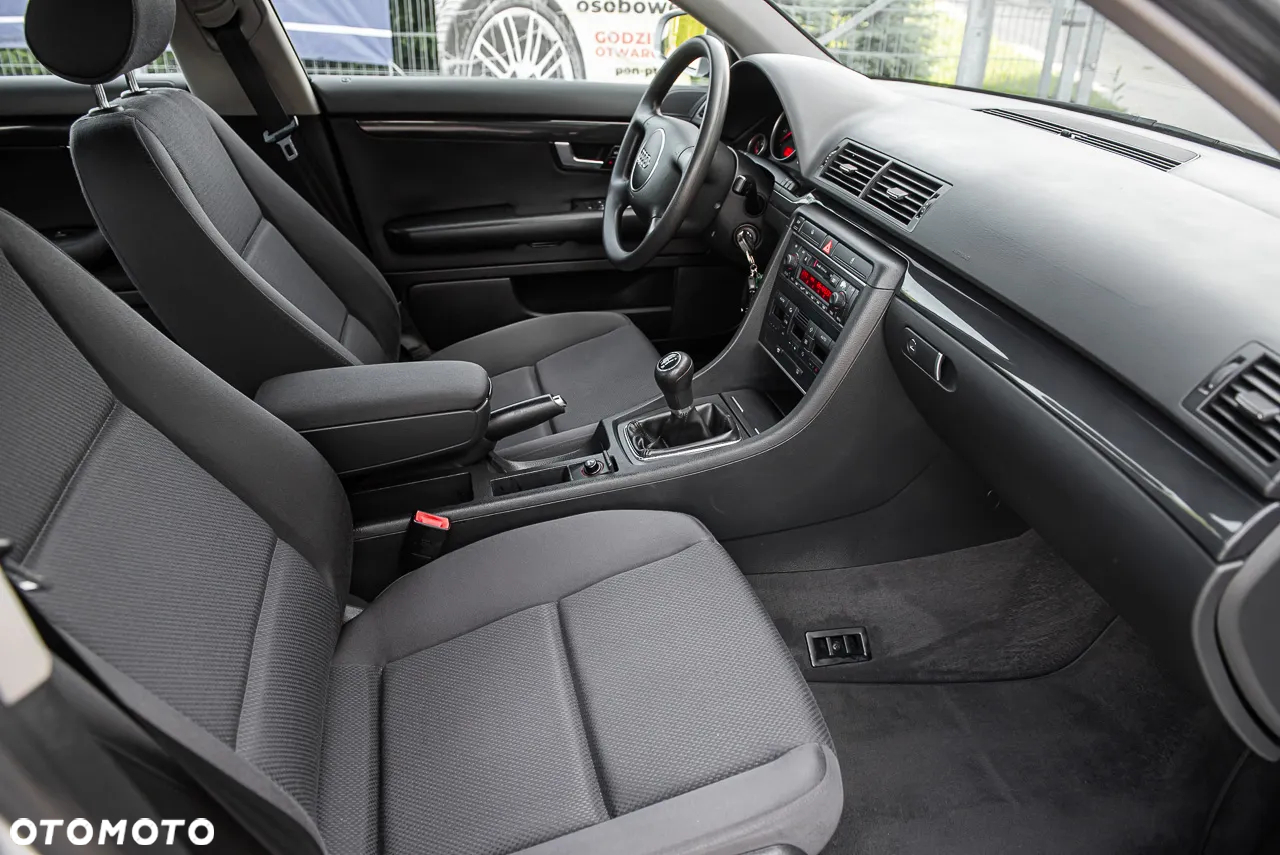 Audi A4 2.4 - 23