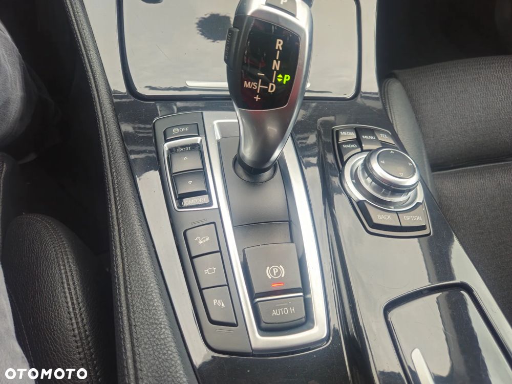 BMW Seria 5 525d xDrive - 21