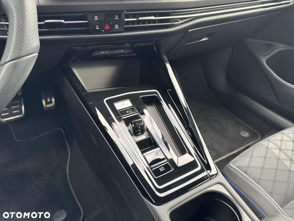 Volkswagen Golf - 15