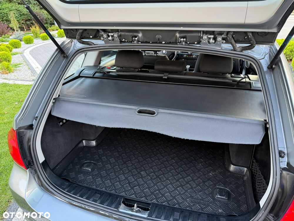 BMW Seria 3 320i - 29