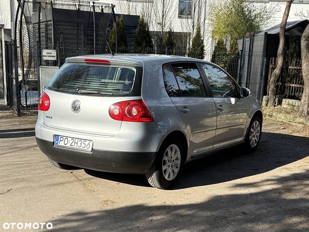 Volkswagen Golf 1.6 Trendline - 2
