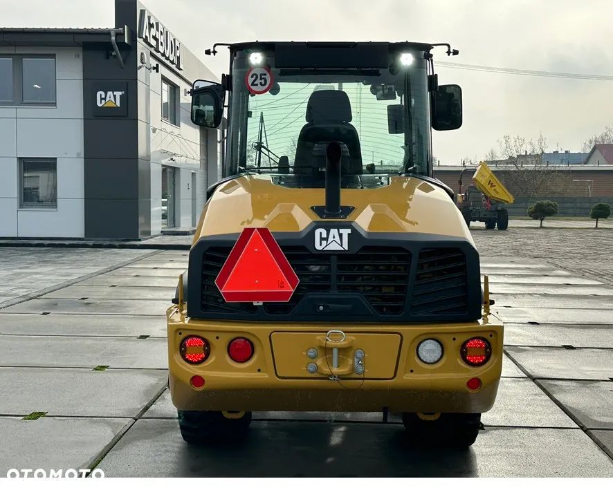 Caterpillar 906 - 10