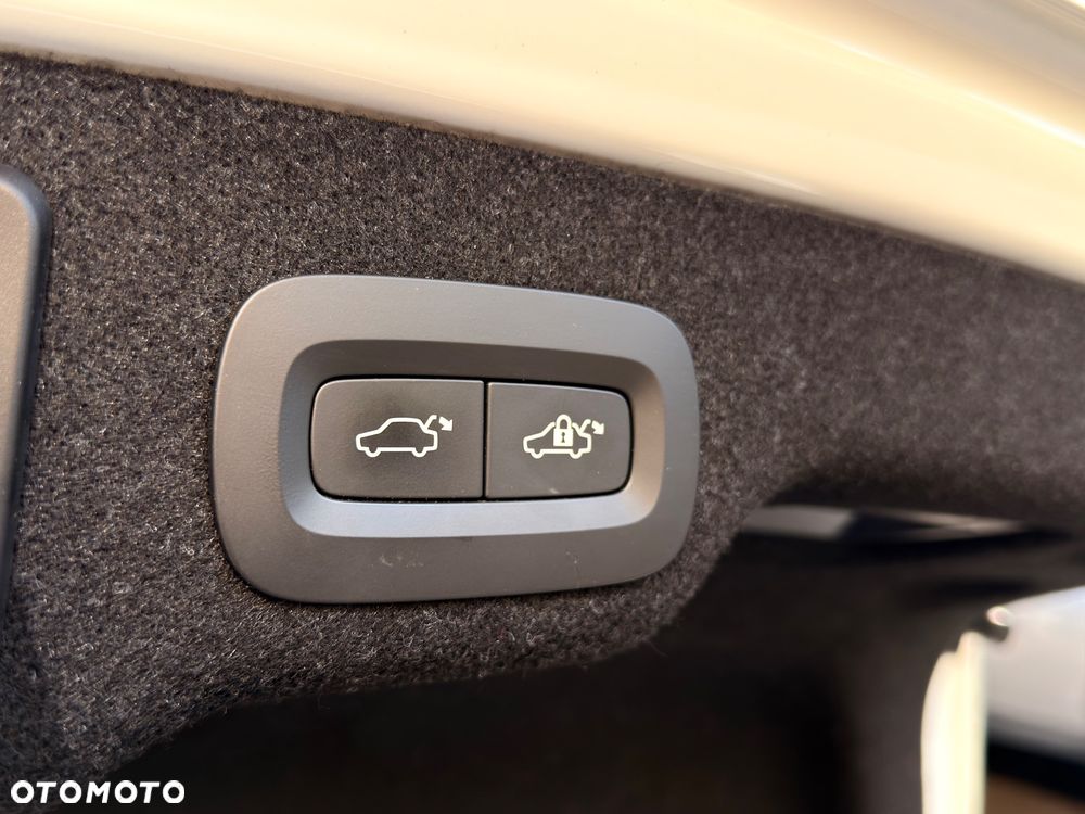Volvo S90 D5 SCR AWD Inscription - 38