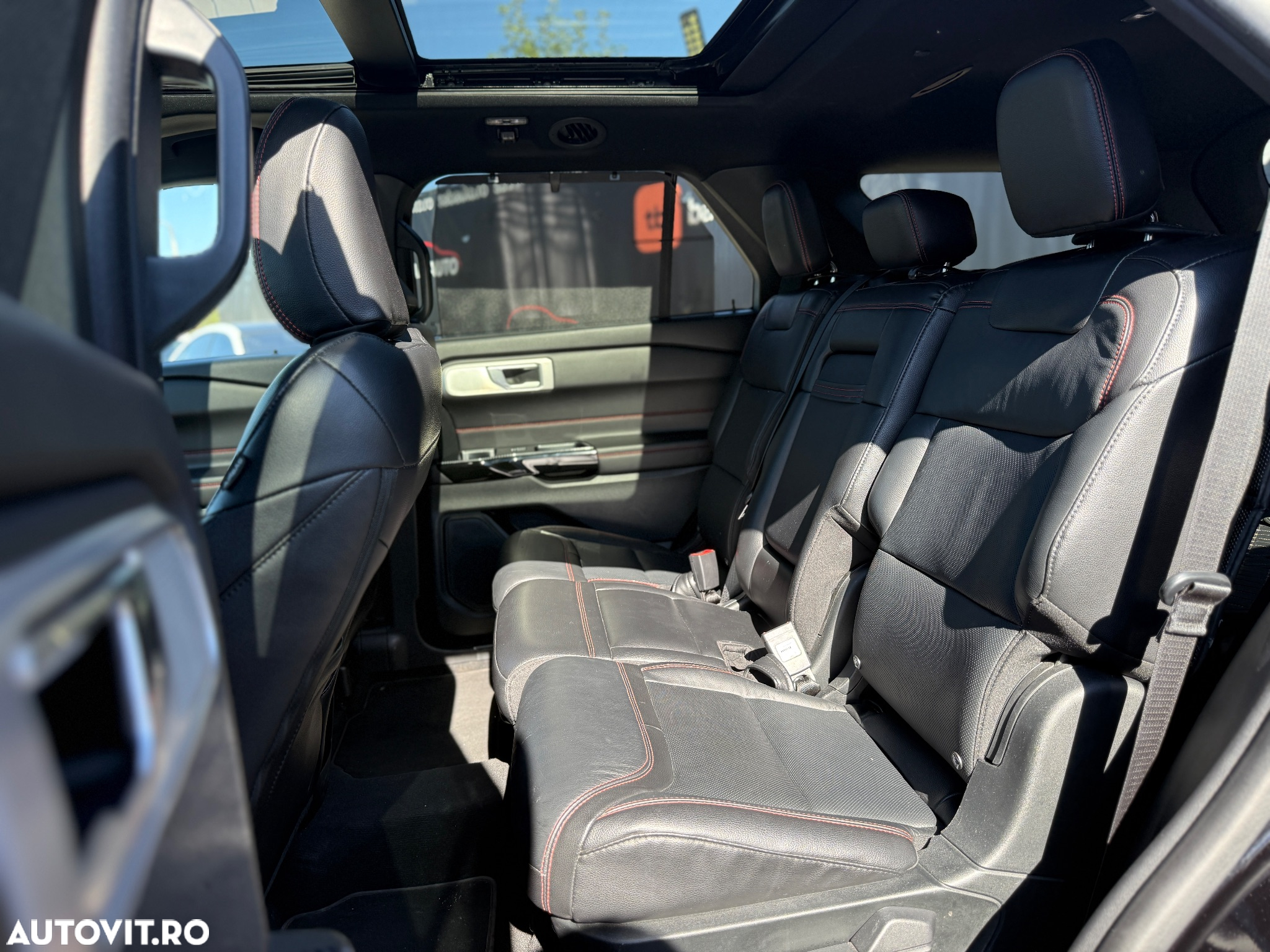 Ford Explorer 3.0 PHEV ST-Line - 26