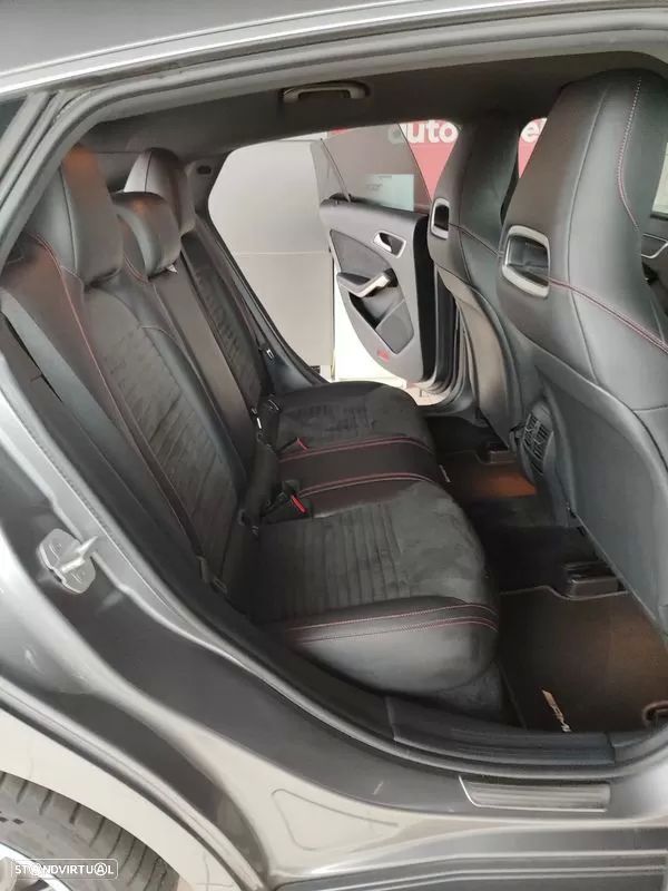 Mercedes-Benz CLA 200 d Shooting Brake AMG Line Aut. - 10