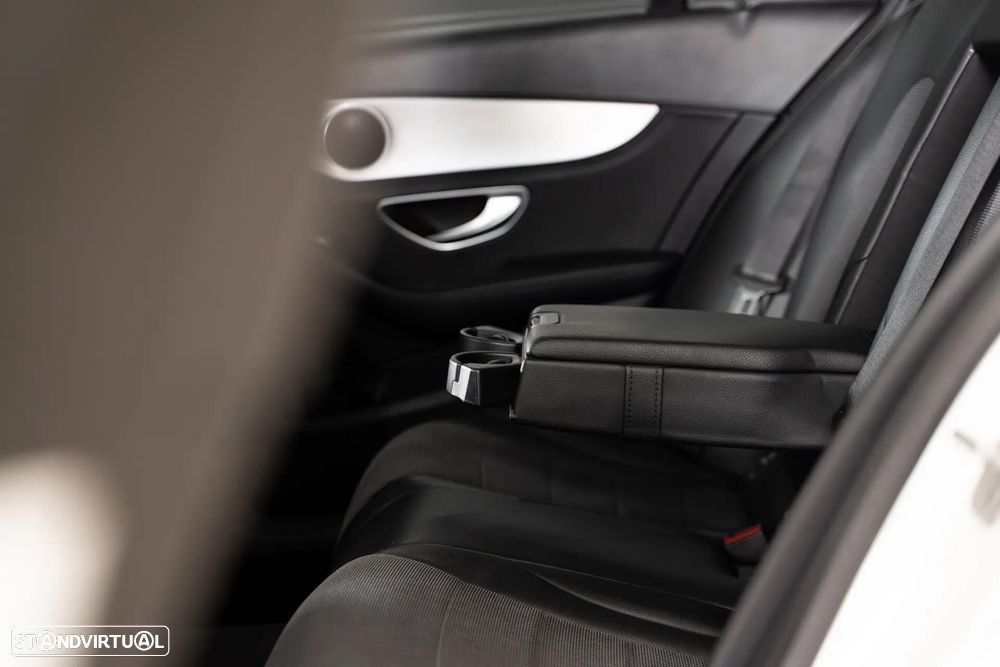 Mercedes-Benz C 250 CDi Avantgarde BlueEfficiency Aut. — fotografia 48
