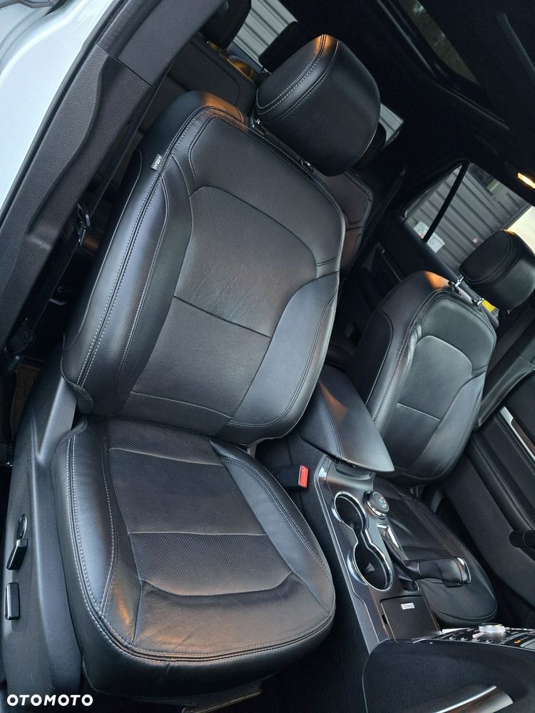Ford Explorer - 36