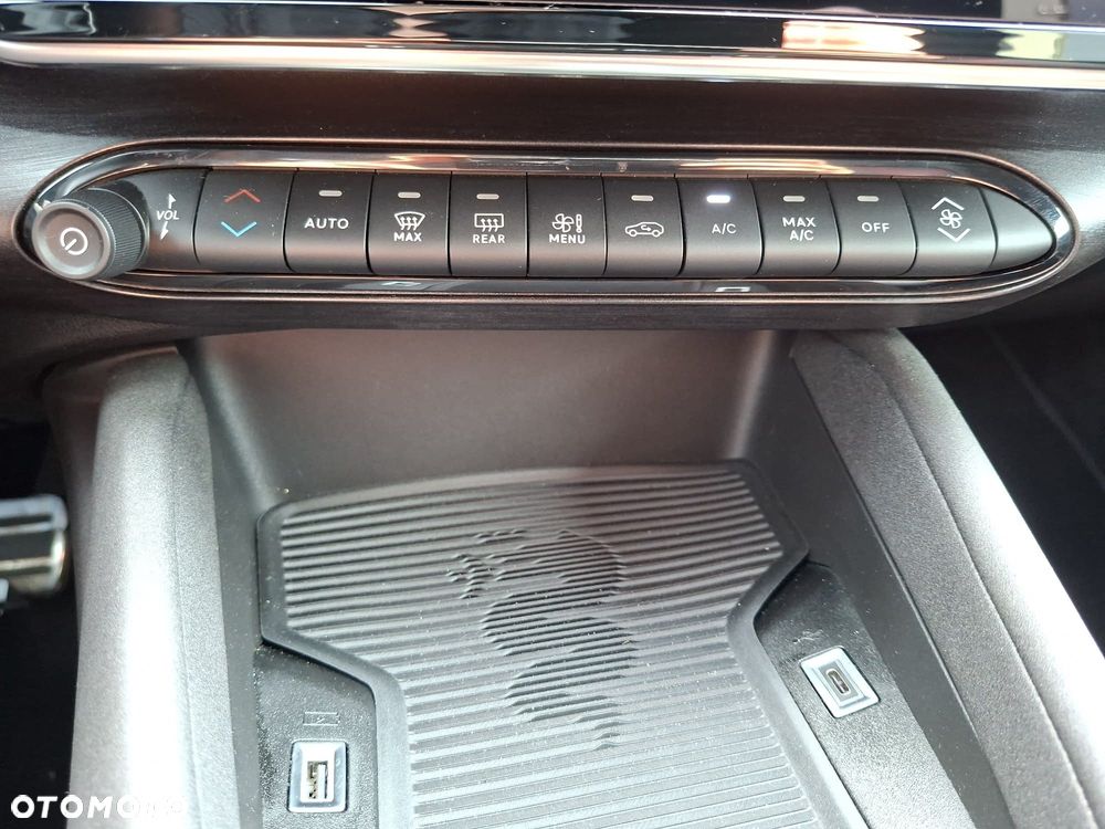 Alfa Romeo Junior 1.2 mHEV Ibrida Speciale eDCT - 25