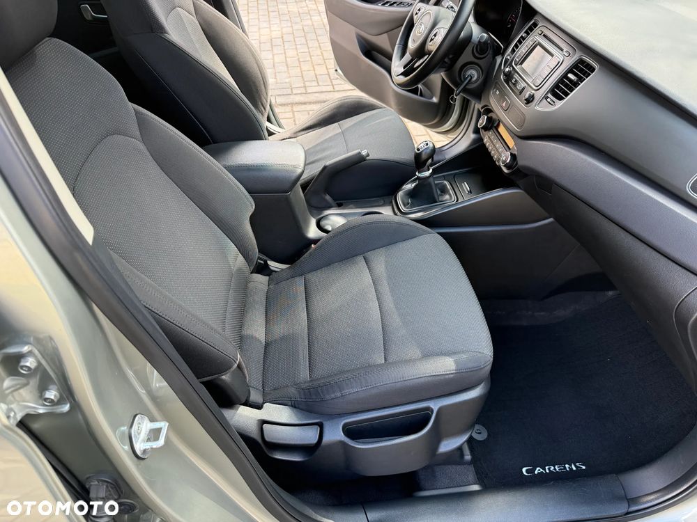 Kia Carens - 21